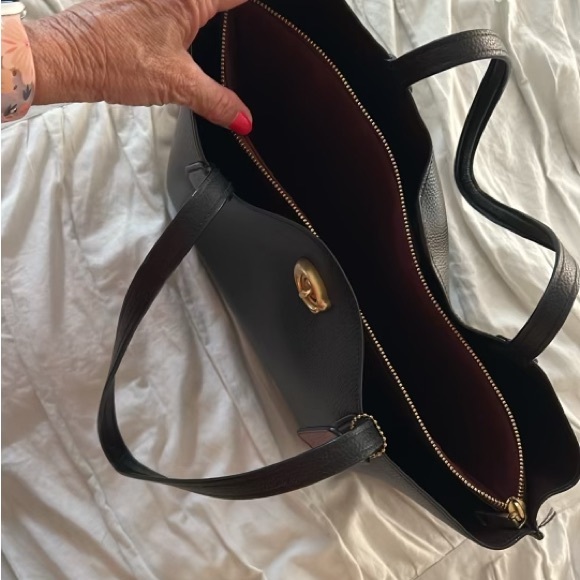 Black Large Coach Purse - Picture 4 of 4